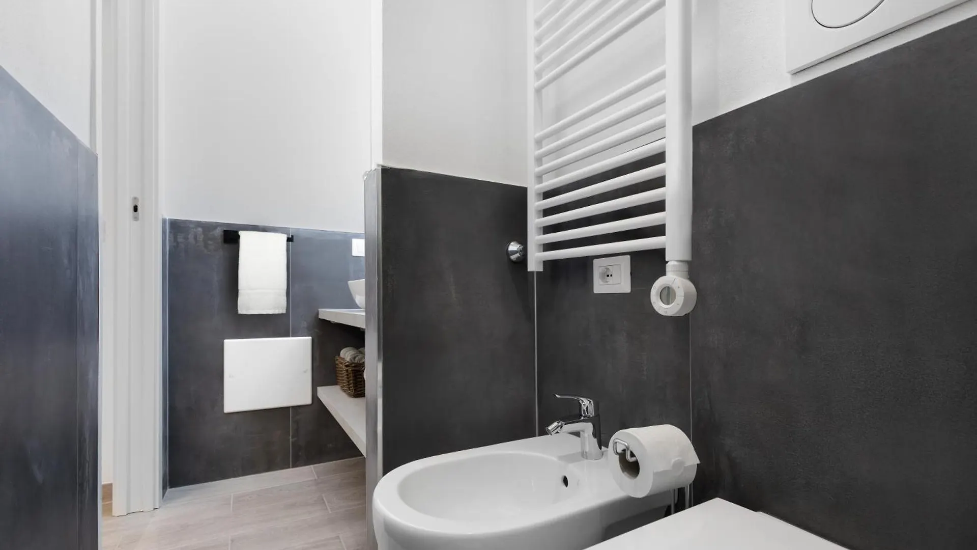 Fondazione Prada-Navigli 15 Minutes To Duomo By Metro Apartment Milan Italy